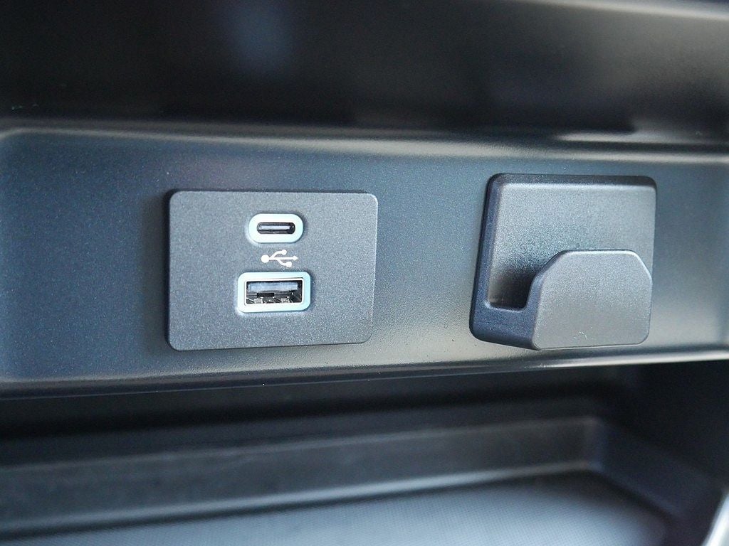 2023 Ford F-150 XLT CREW 5.0