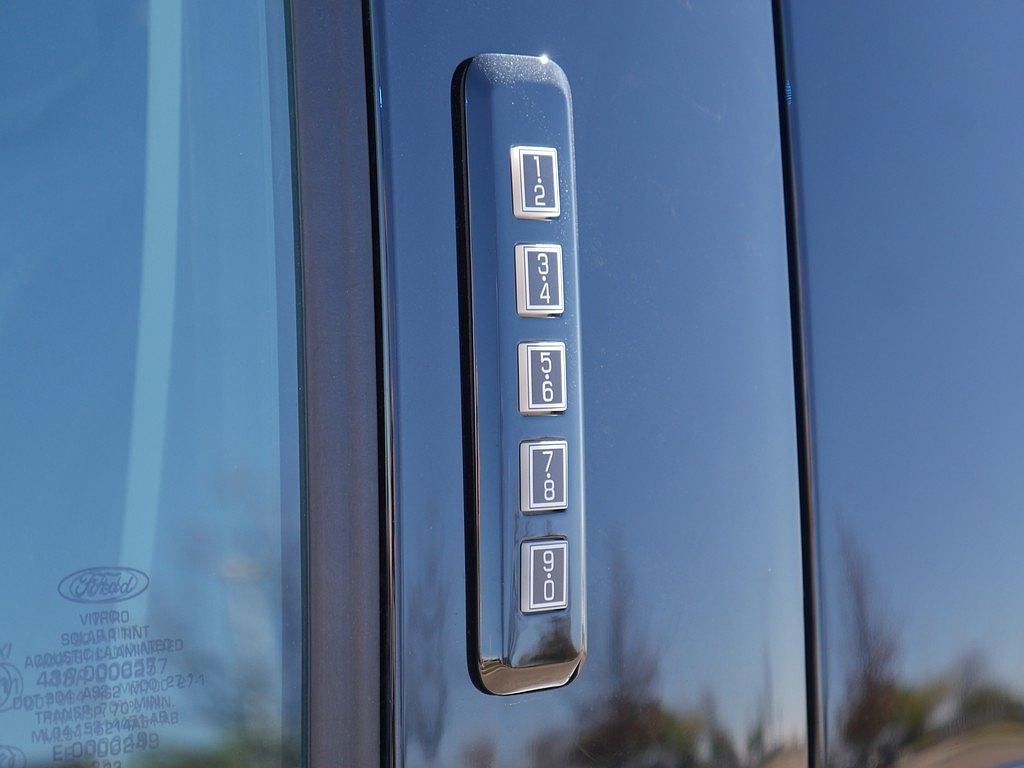 2023 Ford F-150 XLT CREW 5.0