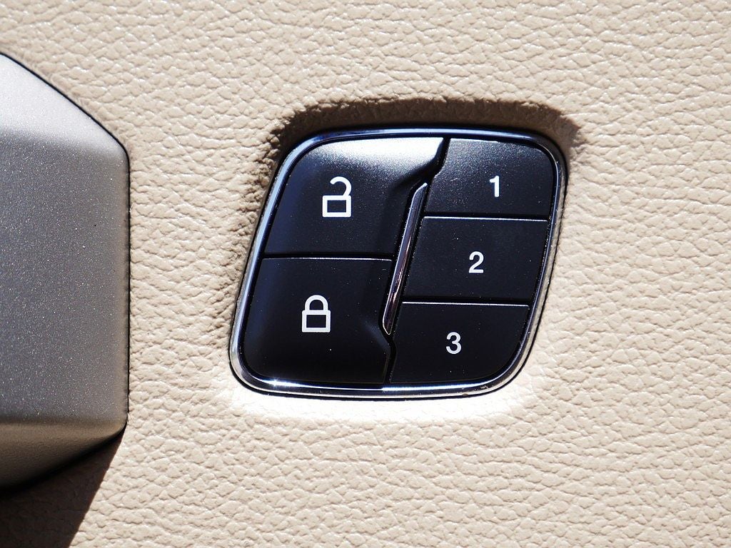 2015 Ford F-150 Lariat CREW 5.0 LONG BED