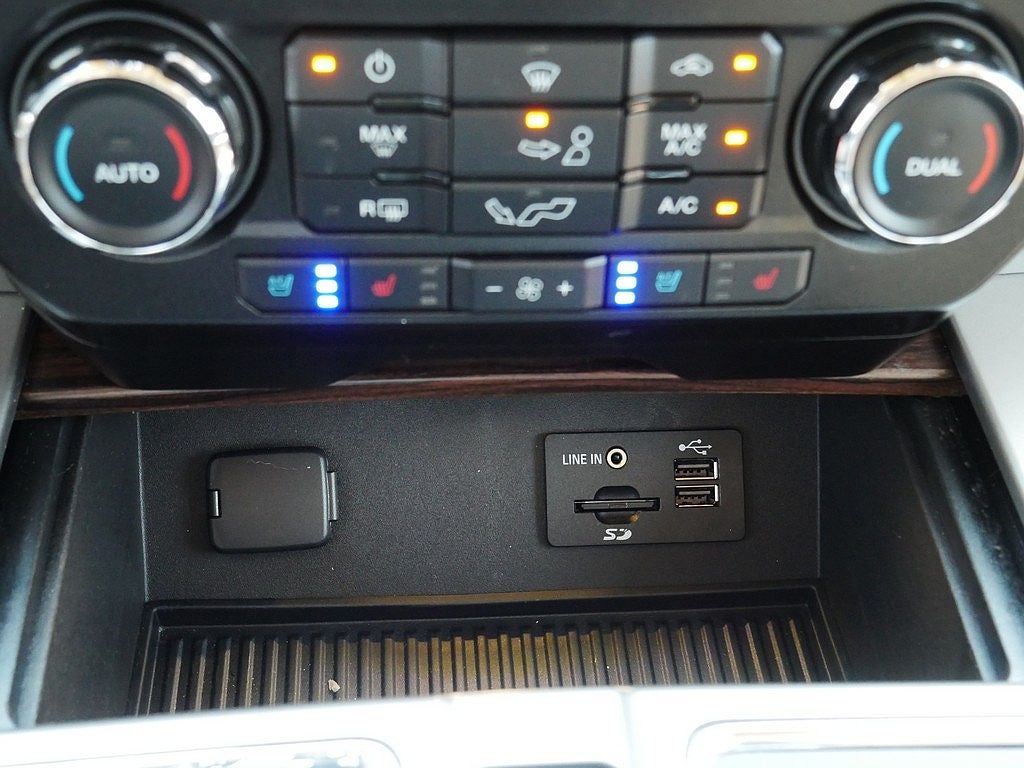2015 Ford F-150 Lariat CREW 5.0 LONG BED