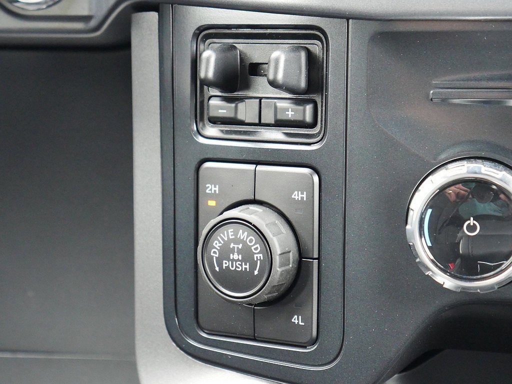 2026 Ford F-150 XLT CREW 4WD