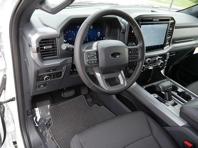 2025 Ford F-150 XLT CREW 4WD