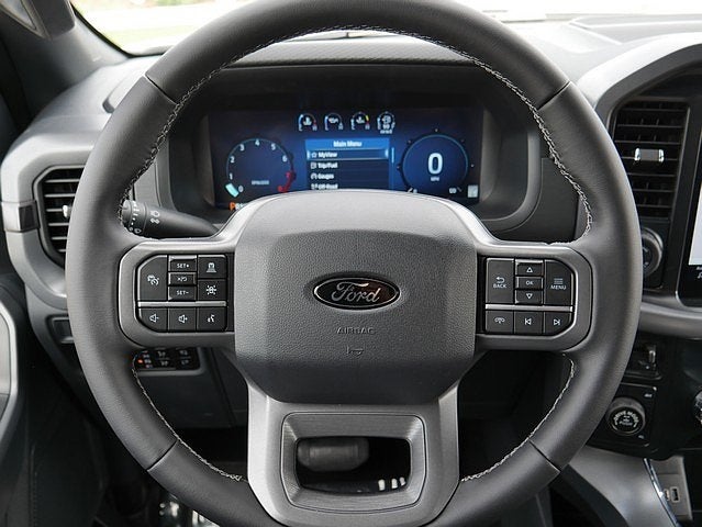 2025 Ford F-150 XLT CREW 4WD