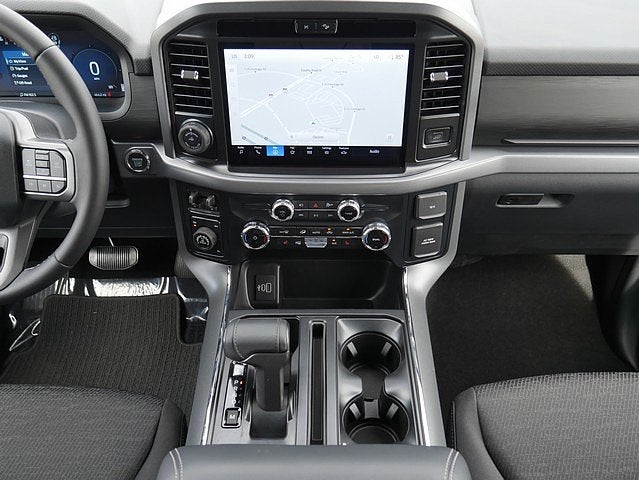 2025 Ford F-150 XLT CREW 4WD