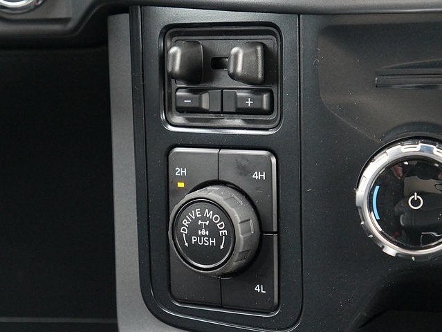 2025 Ford F-150 XLT CREW 4WD