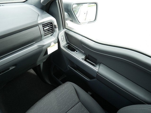 2025 Ford F-150 XLT CREW 4WD