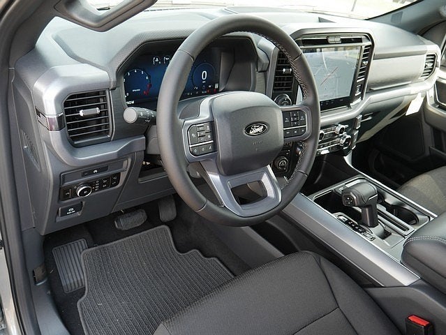 2025 Ford F-150 XLT CREW 4WD