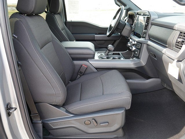 2025 Ford F-150 XLT CREW 4WD