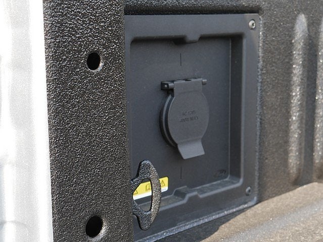 2025 Ford F-150 XLT CREW 4WD