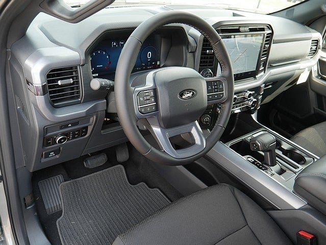 2025 Ford F-150 XLT CREW 4WD