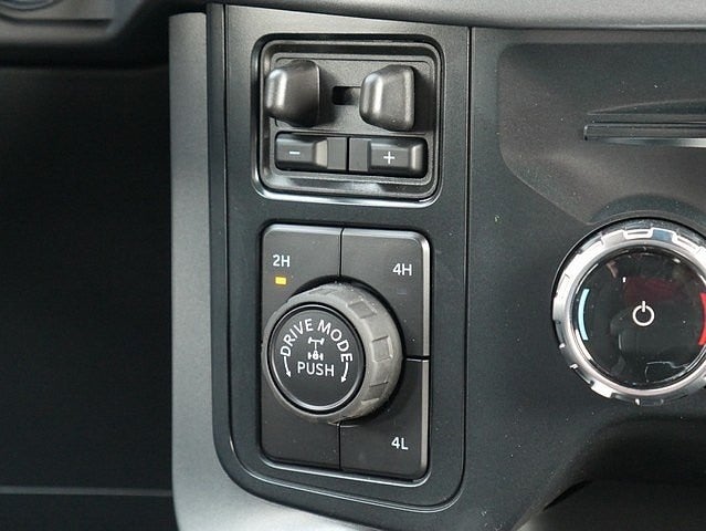 2025 Ford F-150 XLT CREW 4WD