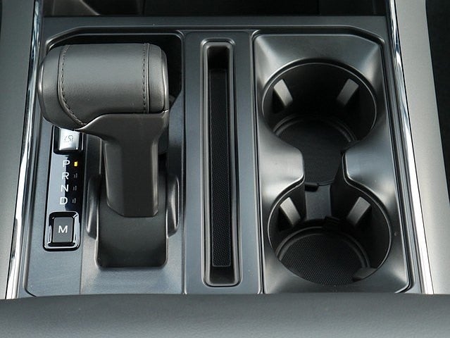 2025 Ford F-150 XLT CREW 4WD