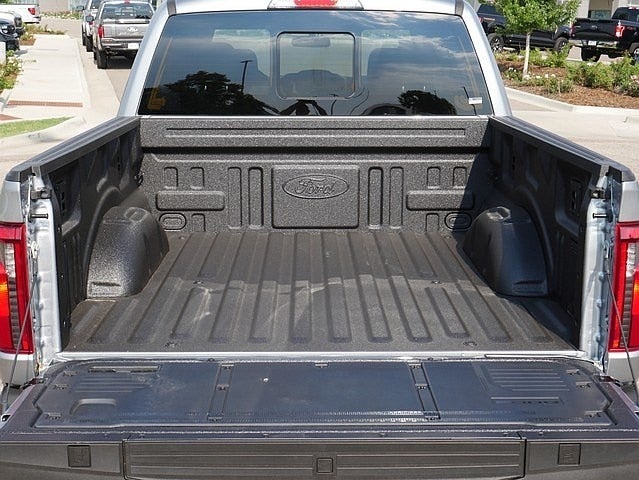 2025 Ford F-150 XLT CREW 4WD