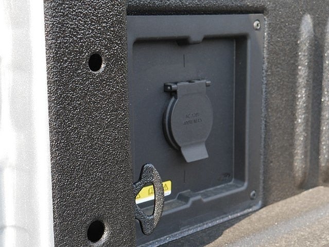 2025 Ford F-150 XLT CREW 4WD