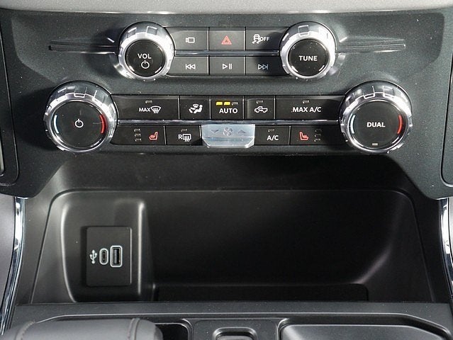 2025 Ford F-150 XLT CREW 4WD