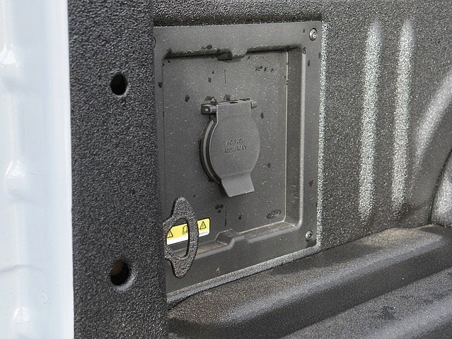 2025 Ford F-150 XLT CREW 4WD