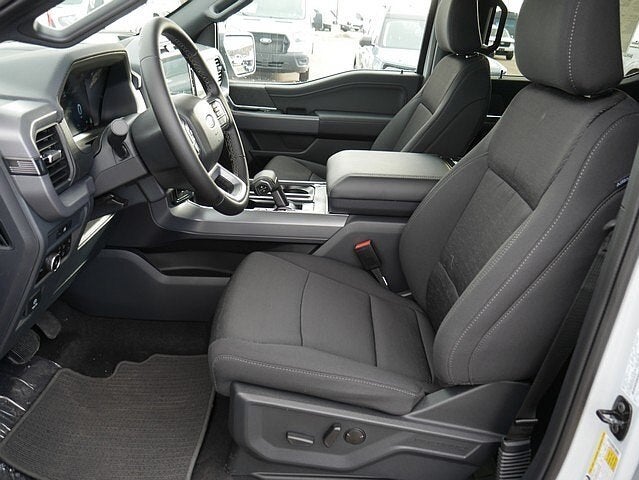 2025 Ford F-150 XLT CREW 4WD