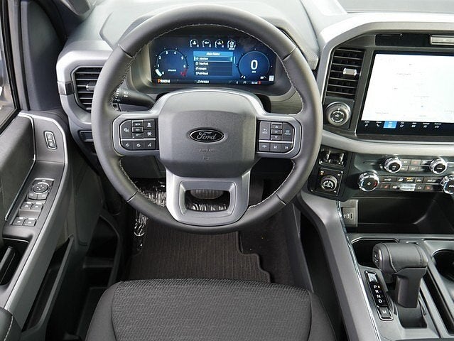 2025 Ford F-150 XLT CREW 4WD