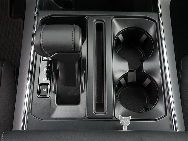 2025 Ford F-150 XLT CREW 4WD