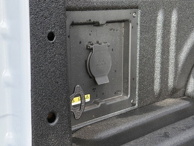 2025 Ford F-150 XLT CREW 4WD