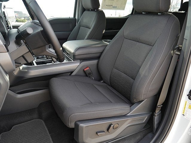 2025 Ford F-150 XLT CREW 4WD