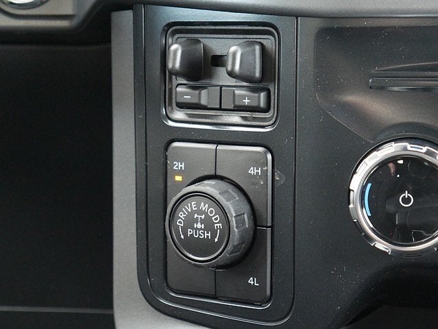 2025 Ford F-150 XLT CREW 4WD