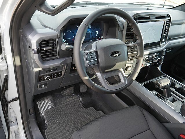 2025 Ford F-150 XLT CREW 4WD