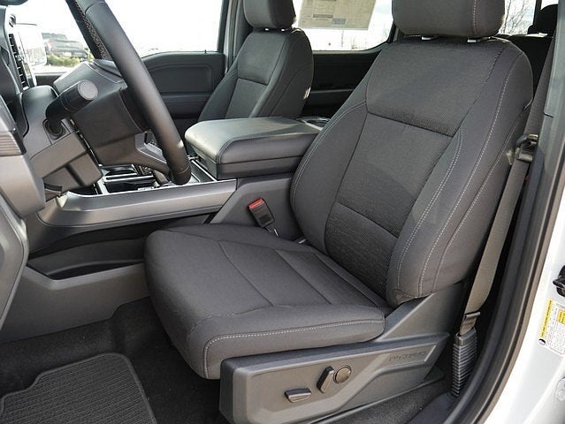 2025 Ford F-150 XLT CREW 4WD