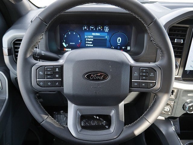 2025 Ford F-150 XLT CREW 4WD
