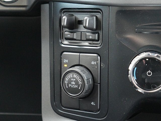 2025 Ford F-150 XLT CREW 4WD