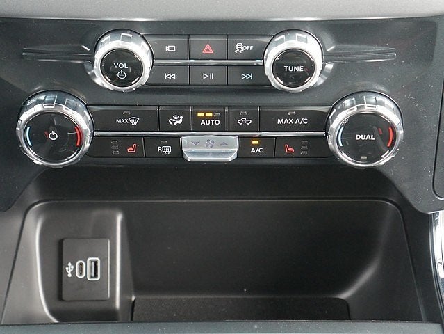 2025 Ford F-150 XLT CREW 4WD