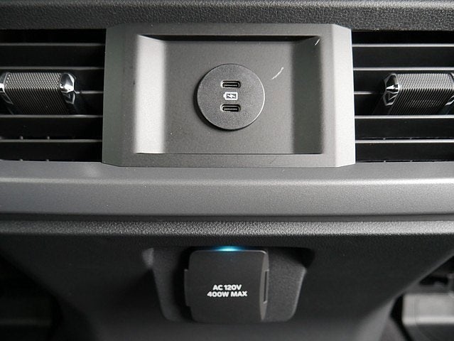 2025 Ford F-150 XLT CREW 4WD