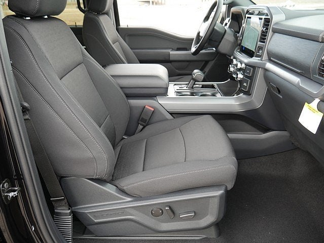 2025 Ford F-150 XLT CREW 4WD