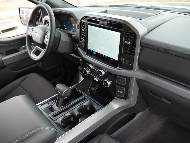 2025 Ford F-150 XLT CREW 4WD