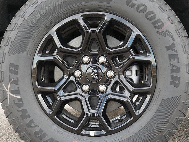 2025 Ford F-150 XLT CREW 4WD