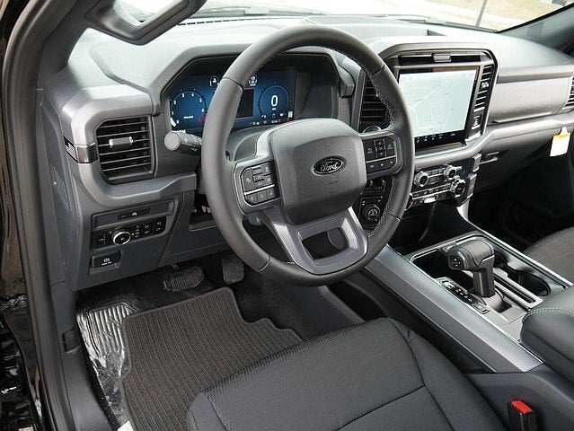 2025 Ford F-150 XLT CREW 4WD