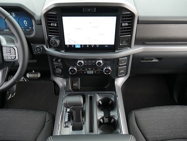 2025 Ford F-150 XLT CREW 4WD