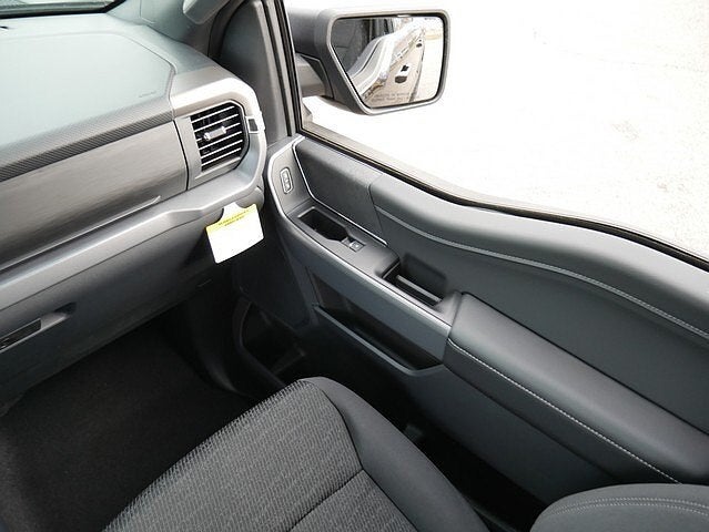 2025 Ford F-150 XLT CREW 4WD