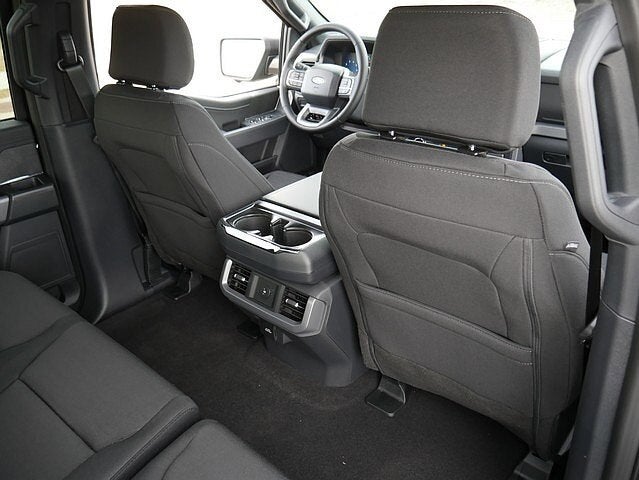 2025 Ford F-150 XLT CREW 4WD