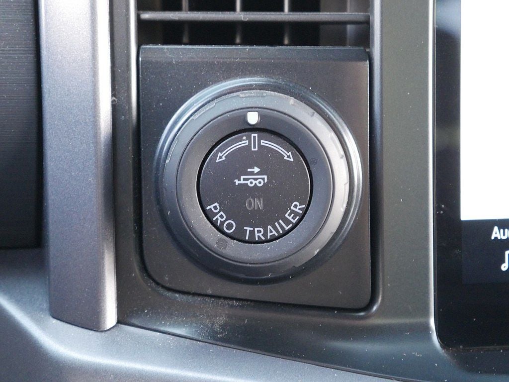 2025 Ford F-150 XLT CREW 3.5 303A