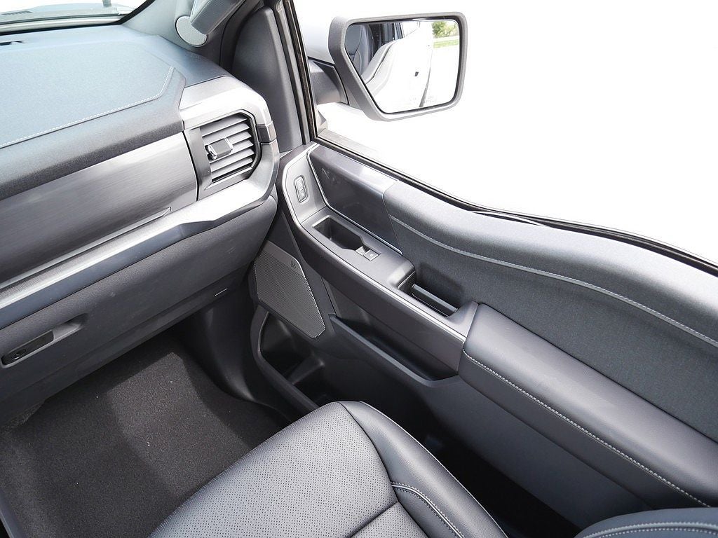 2026 Ford F-150 Lariat CREW 4WD
