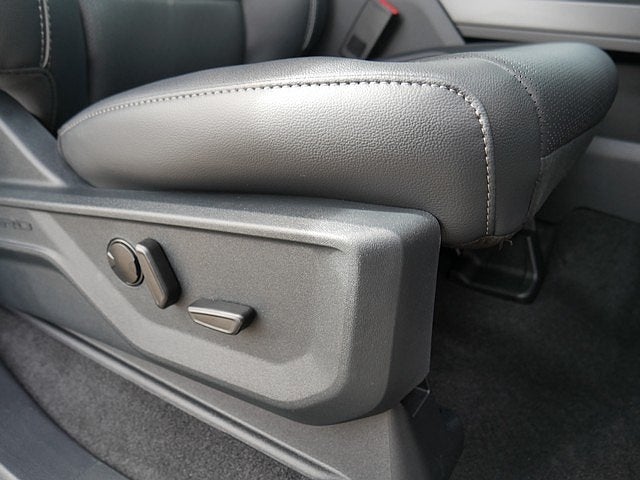 2025 Ford F-150 Lariat CREW 4WD