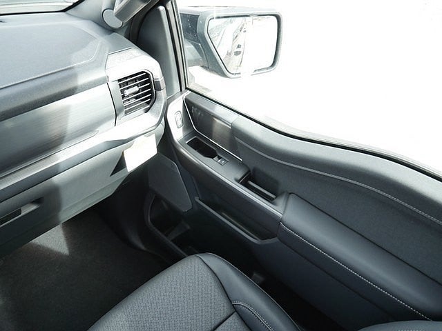 2025 Ford F-150 Lariat CREW 4WD