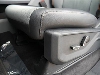 2025 Ford F-150 Lariat CREW 4WD