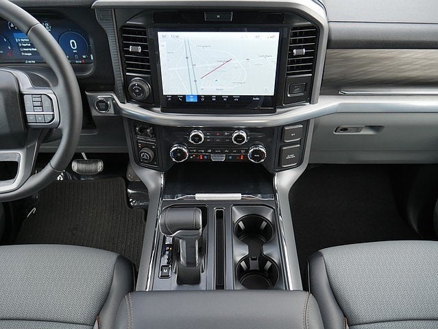 2025 Ford F-150 Lariat CREW 4WD