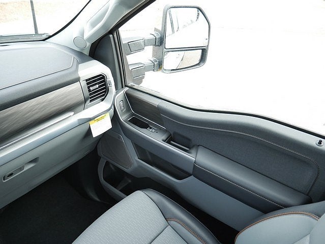 2025 Ford F-150 Lariat CREW 4WD