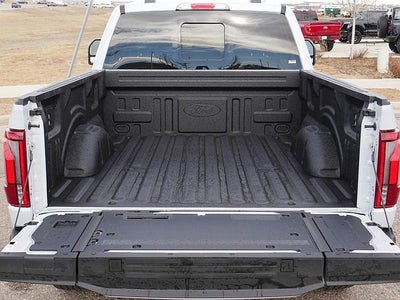 2025 Ford F-150 Lariat CREW 4WD