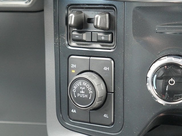 2025 Ford F-150 Lariat CREW 4WD