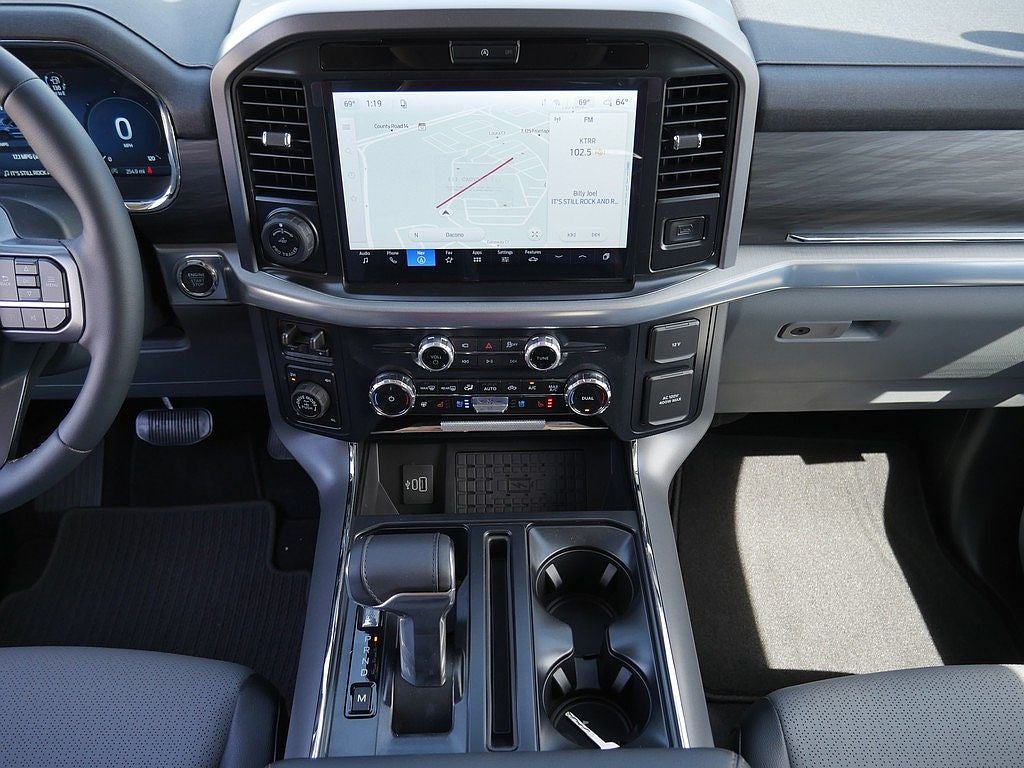 2026 Ford F-150 Lariat CREW 4WD