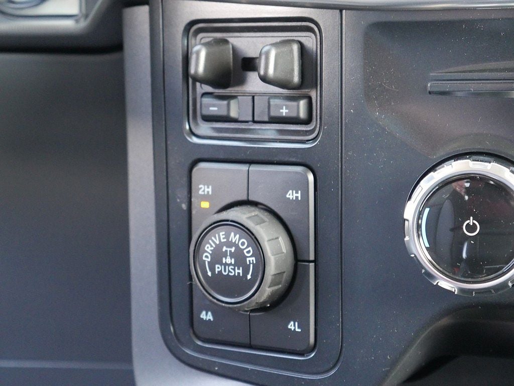 2026 Ford F-150 Lariat CREW 4WD